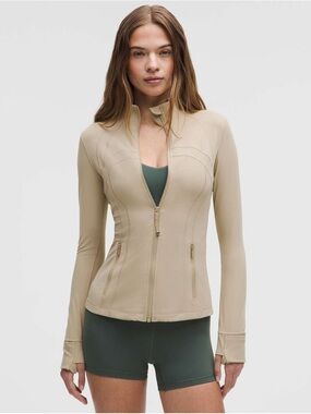 Lulumelon Nulu Jacket in tan